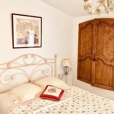 La Farella Bed & Breakfast